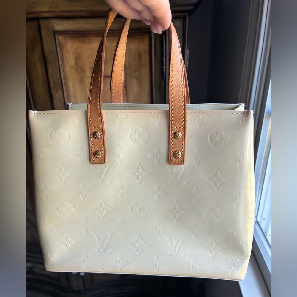 ✨ Louis Vuitton ✨ ~ Authentic ~ Vernis Reade PM Perle Top Handle/Mini Tote - Picture 3 of 16